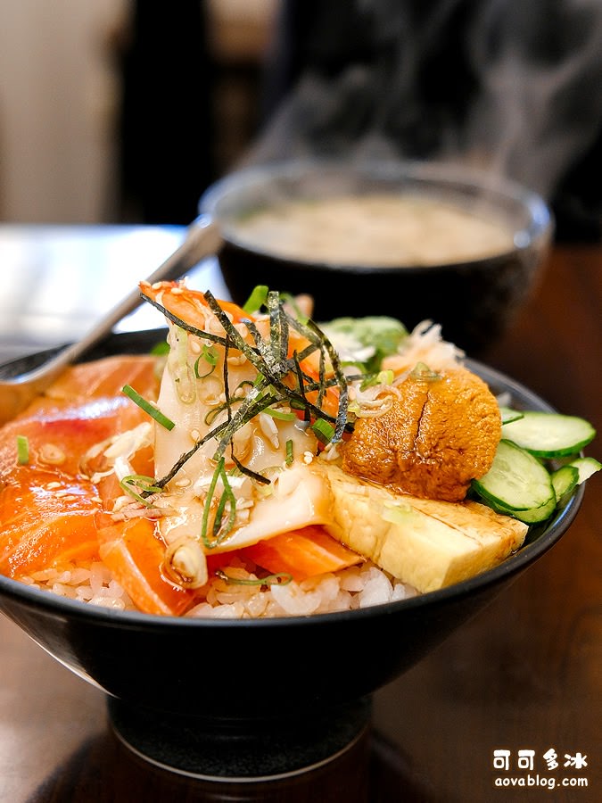 阿義漁舖海膽生魚丼