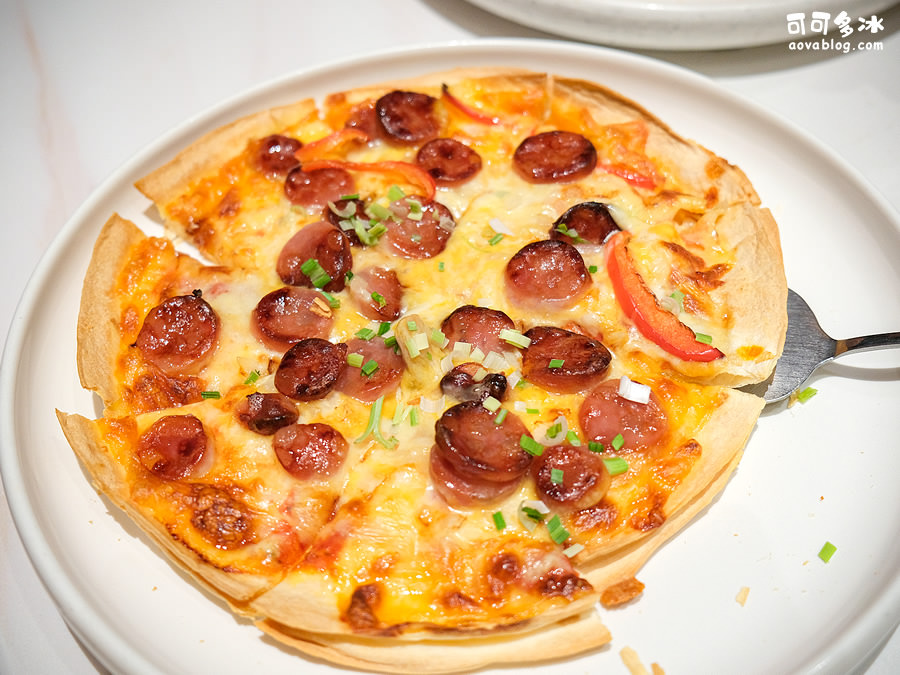 petit doux 微兜京站店台式蒜味香腸Pizza