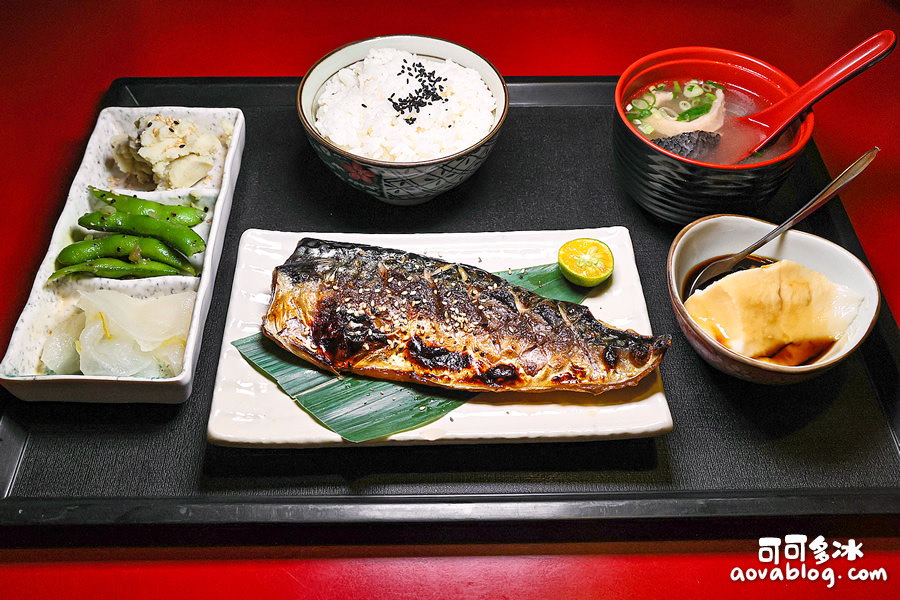 板橋八八食堂鹽烤鯖魚定食