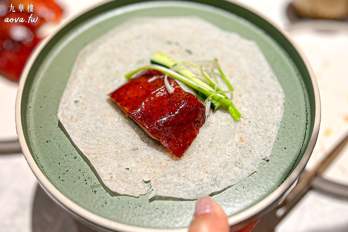 麥餅片皮鴨手捲吃法