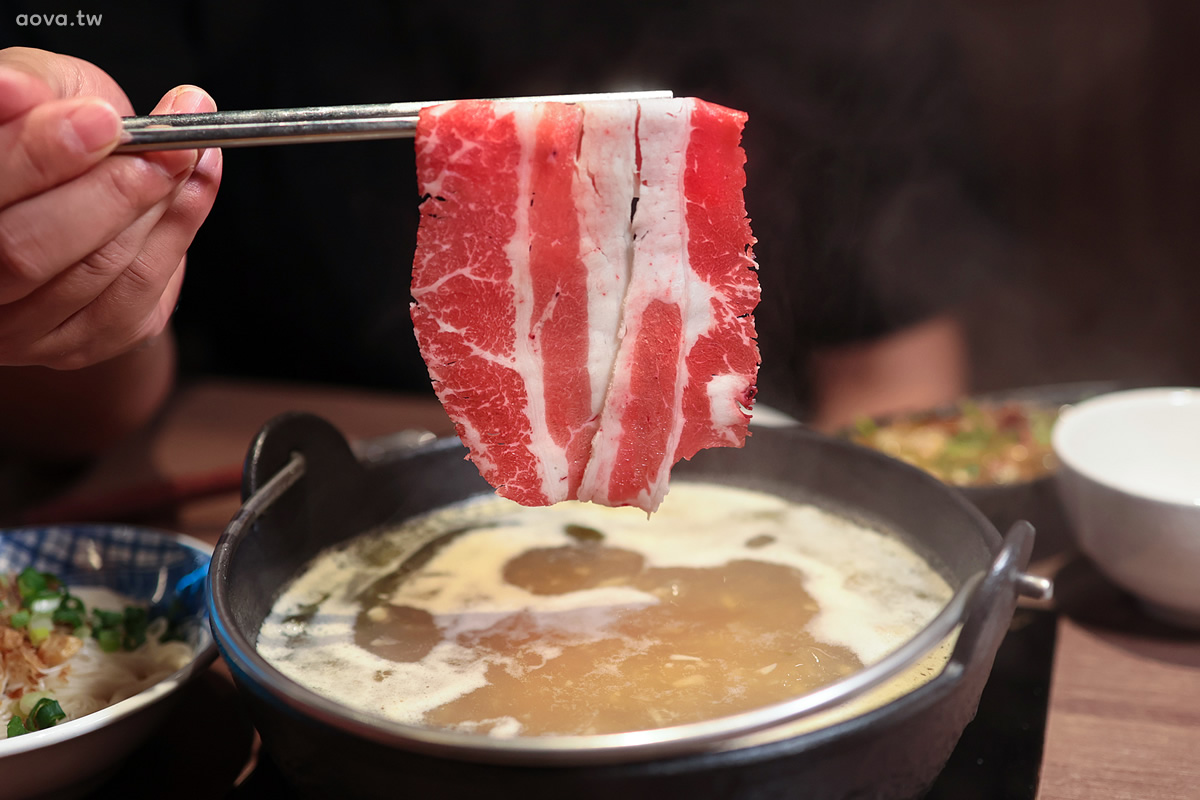 台北信義區火鍋【鼎楓寶島火鍋】ATT店主打爆香湯頭,多種食材自助吃到飽 - 第26張圖