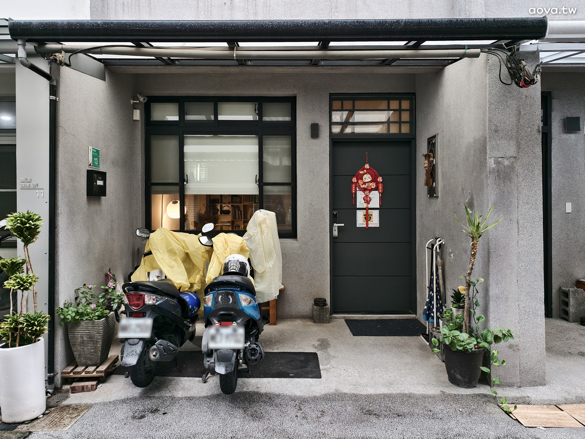 台南民宿推薦【波麗露】便宜安靜採光好,近台南車站 - 第1張圖