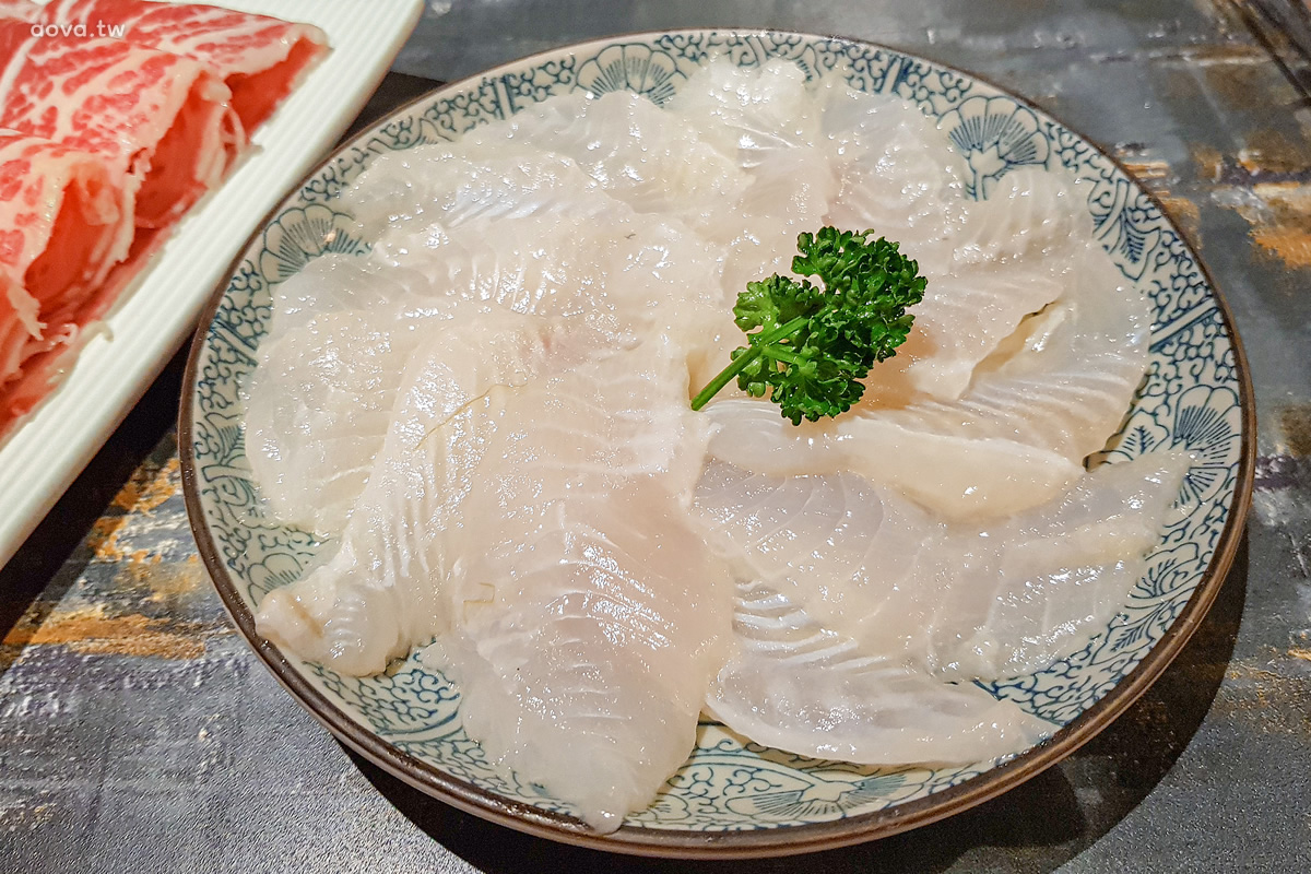 台北火鍋推薦【老撈麻辣鍋】商業午餐超划算一人440元湯頭食材優,黃仁勳愛店 - 第31張圖