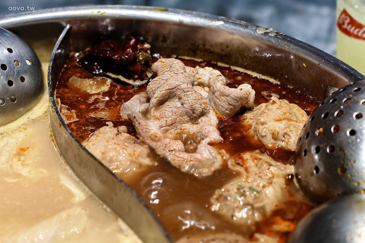 台北火鍋推薦【老撈麻辣鍋】商業午餐超划算一人440元湯頭食材優,黃仁勳愛店 - 第14張圖