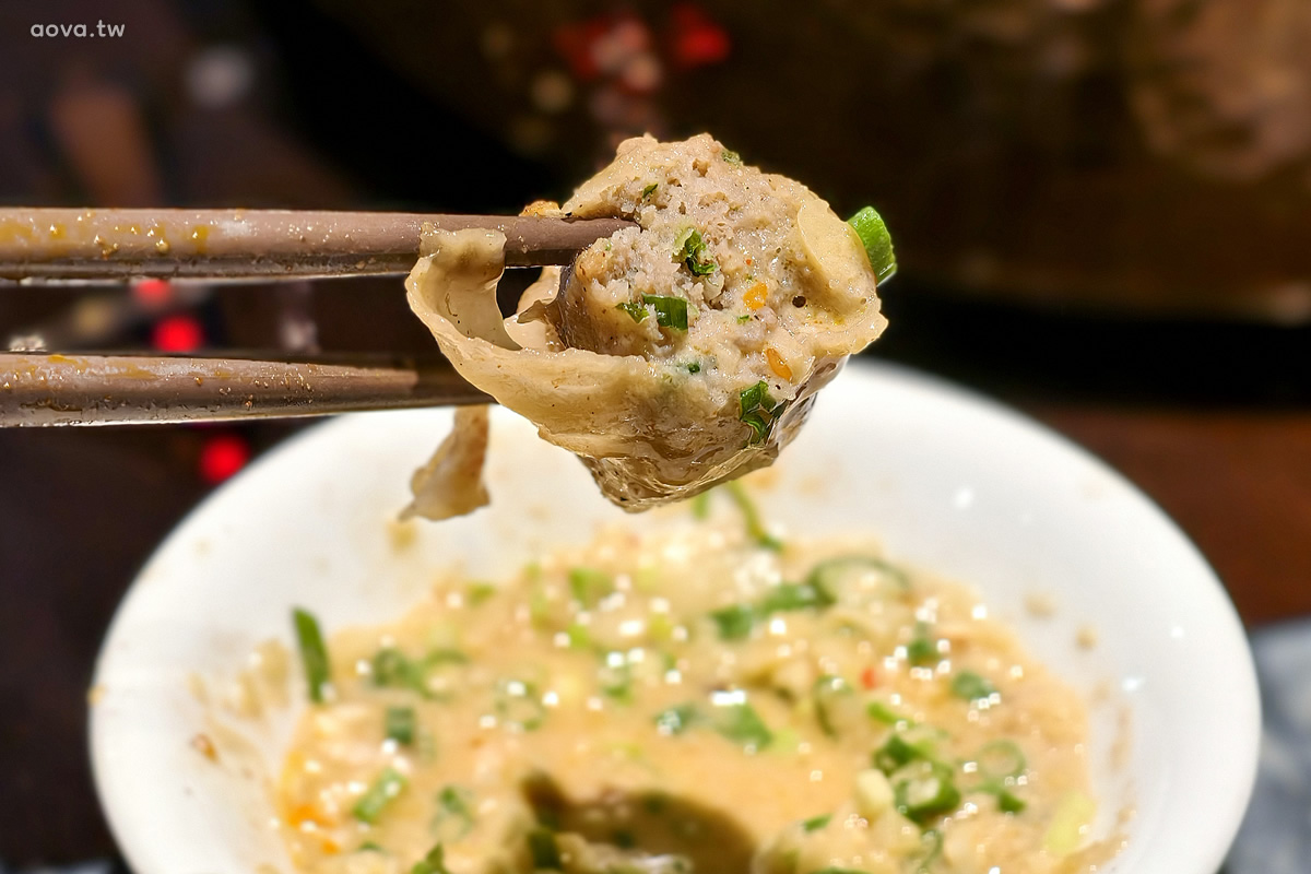 台北火鍋推薦【老撈麻辣鍋】商業午餐超划算一人440元湯頭食材優,黃仁勳愛店 - 第21張圖