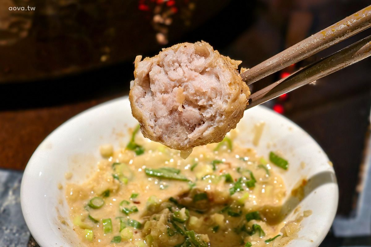 台北火鍋推薦【老撈麻辣鍋】商業午餐超划算一人440元湯頭食材優,黃仁勳愛店 - 第22張圖