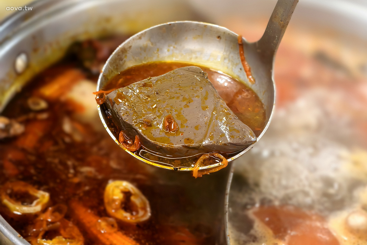 中和火鍋吃到飽|何家香香麻辣鴛鴦鍋399元六種肉品吃到飽,單人友善不加價 - 第19張圖