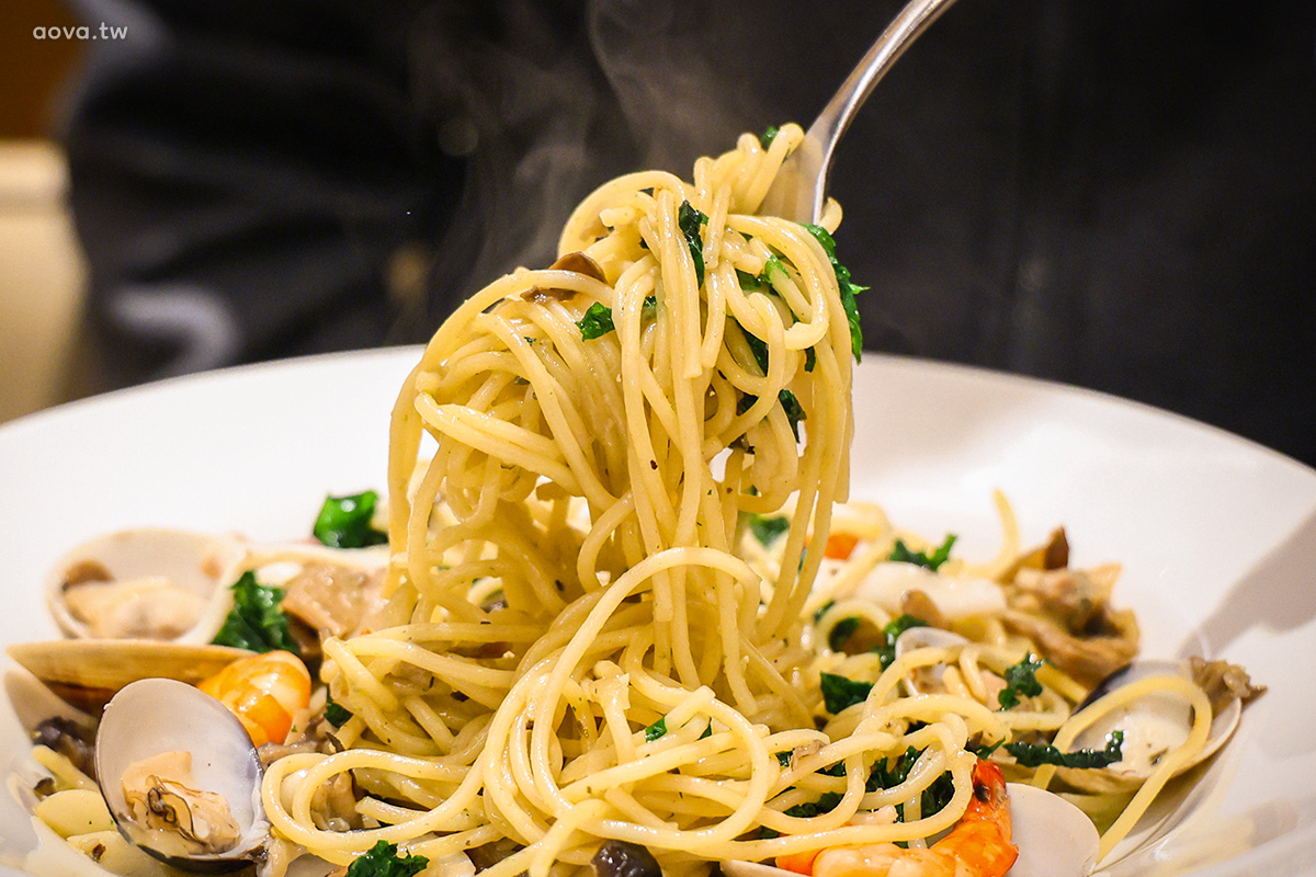 NEVERLAND Bakery Cafe｜台北南港義大利麵推薦，燉飯與甜點都好吃