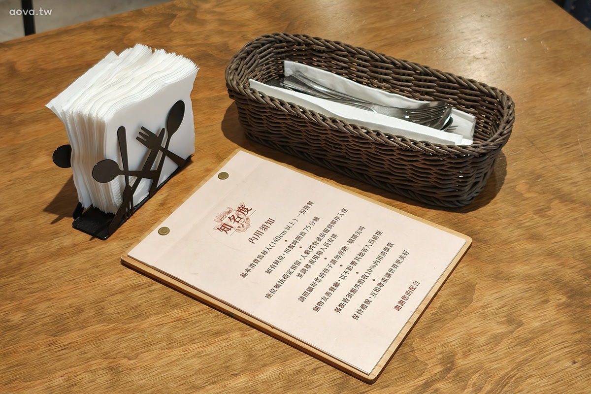 中和牛排推薦【知名度牛排】高溫岩燒板腱牛排，300元起享簡單自助吧